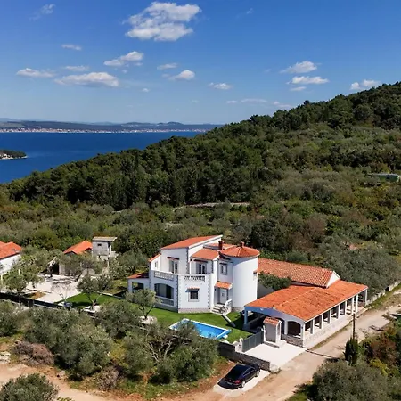 Apartmán Costa With Private Pool