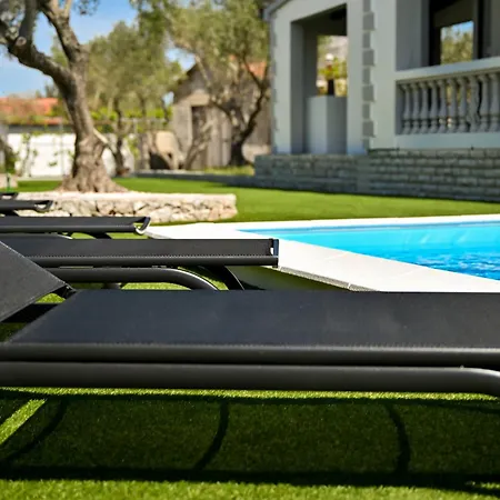 Apartmán Costa With Private Pool *