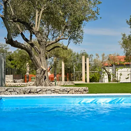 Apartmán Costa With Private Pool *