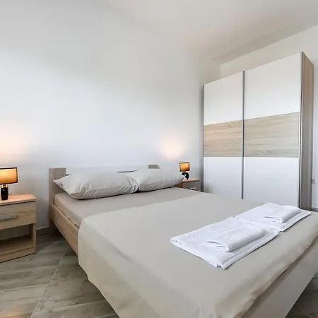 Apartmán Costa With Private Pool *