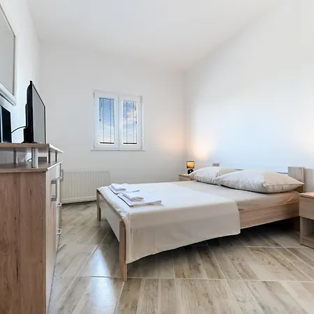 Apartmán Costa With Private Pool *