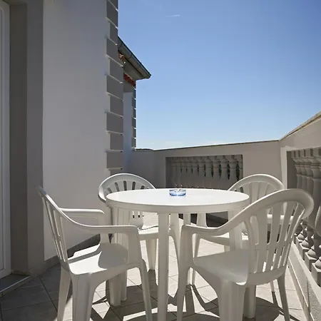 Costa With Private Pool Preko